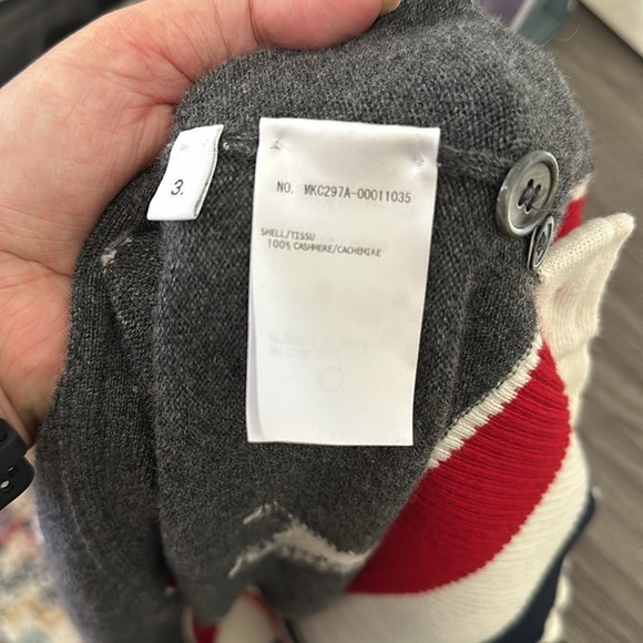 Thom Browne cashmere sweater size 3. - Picture 8 of 8
